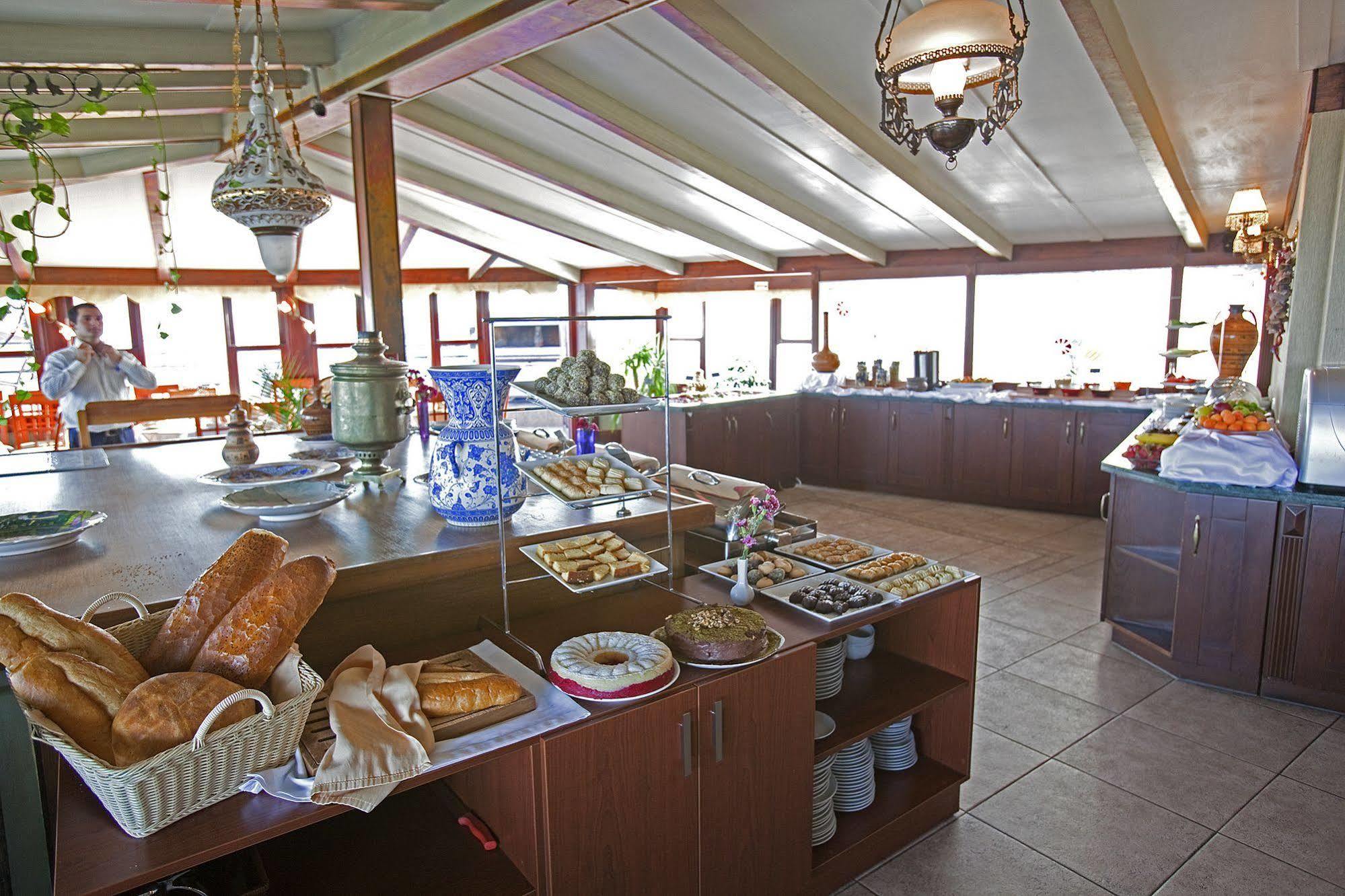 Azade Hotel Istanbul Bagian luar foto